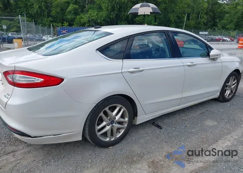 2013 Ford Fusion Se z USA, uszkodzony, nr VIN 3FA6P0HR0DR106937